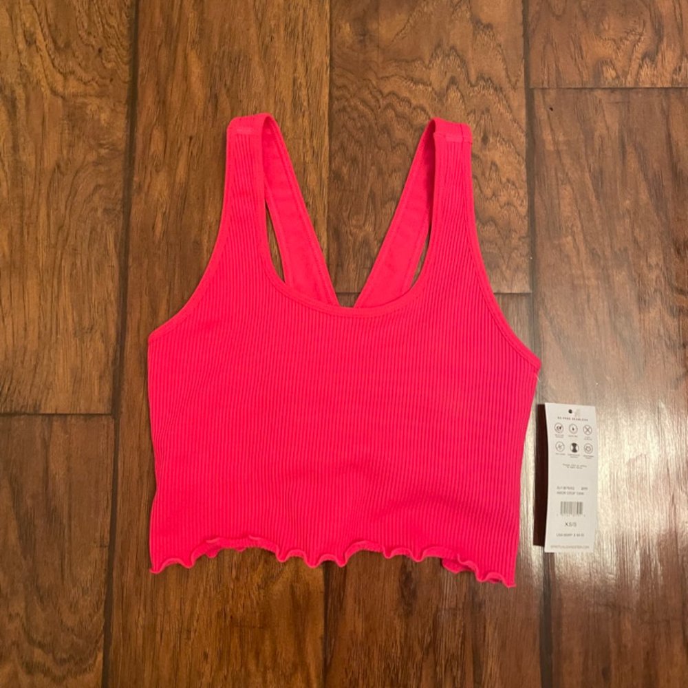 Spiritual Gangster Amor Crop